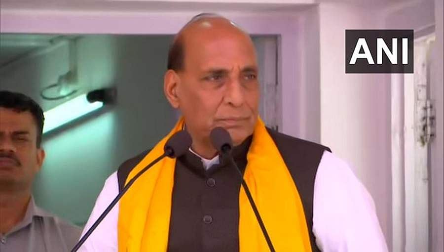 ಕಾಶ್ಮೀರ ಯಾವಾಗ ನಿಮ್ಮದಾಗಿತ್ತು: ಪಾಕಿಸ್ತಾನಕ್ಕೆ ರಾಜನಾಥ್ ಸಿಂಗ್ ಪ್ರಶ್ನೆ 