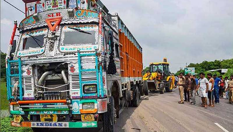 ಉನ್ನಾವ್ ಪ್ರಕರಣ: ಲಾರಿ ಚಾಲಕ, ಕ್ಲೀನರ್ ಸಿಬಿಐ ವಶಕ್ಕೆ, ನಂಬರ್ ಪ್ಲೇಟ್ ಗೆ ಕಪ್ಪು ಗ್ರೀಸ್ ಬಳಿದ ಮಾಲೀಕ