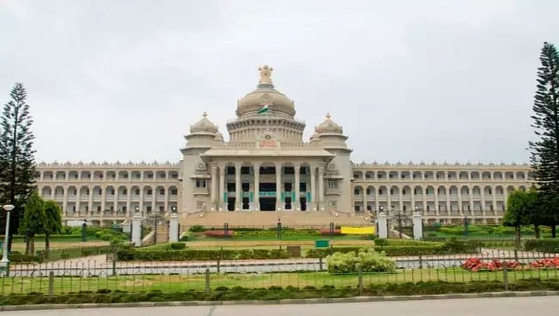 ಆಗಲ್ಲ, ಆಗಲ್ಲ, 10 ಗಂಟೆಗೆ ಕಚೇರಿಗೆ ಬರೋಕೆ ಸಾಧ್ಯವೇ ಇಲ್ಲ: ಸರ್ಕಾರಿ ನೌಕರರ ಪತ್ರ