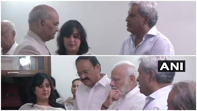 ಪಾರ್ಥಿವ ಶರೀರದ ಎದುರು ಭಾವುಕರಾದ ಪ್ರಧಾನಿ; ಬಿಜೆಪಿ ನಾಯಕರಿಗೆ ಪ್ರೀತಿಯ 'ಅಕ್ಕ'ನಾಗಿದ್ದ ಸುಷ್ಮಾ ಸ್ವರಾಜ್