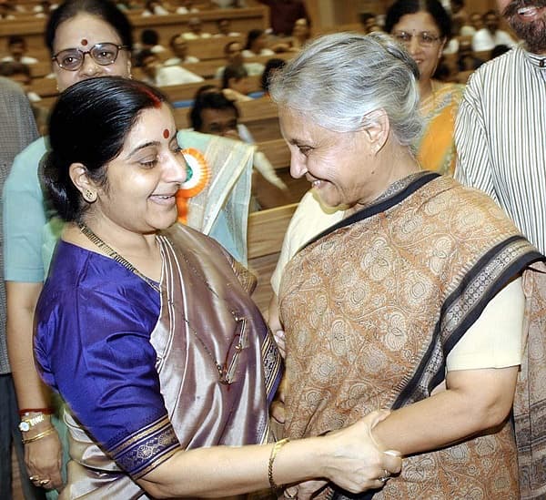<div>ದೆಹಲಿ ಮಾಜಿ ಮುಖ್ಯಮಂತ್ರಿ ದಿವಂಗತ ಶೀಲಾ ದೀಕ್ಷಿತ್ ಜೊತೆಗೆ </div><div><br></div>