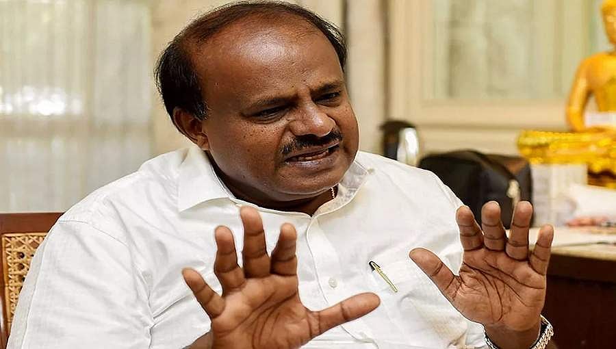 4 ತಿಂಗಳಲ್ಲಿ ಬಿಜೆಪಿ ಸರ್ಕಾರ ಪತನ: ಒಂದೇ ವೇದಿಕೆಯಲ್ಲಿ ಮಾಡಿ ಸಿಎಂ-ಹಾಲಿ ಡಿಸಿಎಂ ಜಟಾಪಟಿ!