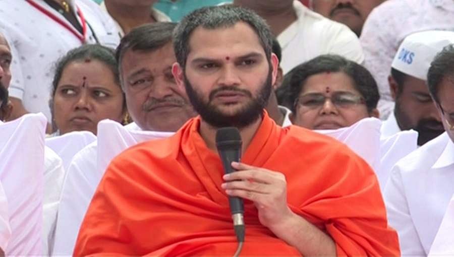 ಡಿಕೆಶಿಗೆ ಬೃಹತ್ ಬೆಂಬಲ: ಒಕ್ಕಲಿಗರು ಇನ್ನೂ ಎದ್ದಿಲ್ಲ, ಇದು ಸ್ಯಾಂಪಲ್ ಅಷ್ಟೇ; ನಂಜಾವಧೂತ ಸ್ವಾಮೀಜಿ!