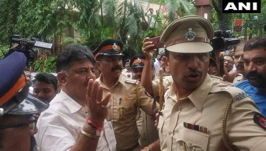 ಇಂದು ಡಿಕೆಶಿ ಕೋರ್ಟಿಗೆ ಹಾಜರು:ಜೈಲಾ,ಬೇಲಾ ನಿರ್ಧಾರ