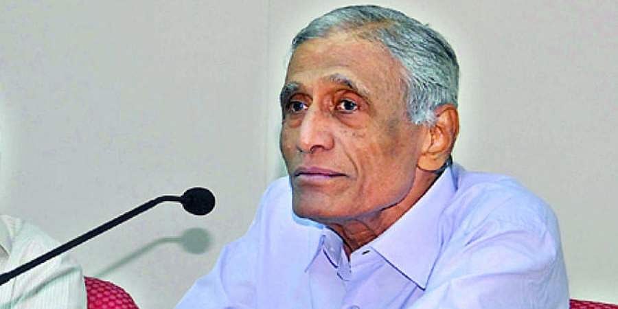 ಮೈಕ್ರೋಸಾಫ್ಟ್​ ಸಿಇಒ ಸತ್ಯ ನಾಡೆಲ್ಲಾ ತಂದೆ, ನಿವೃತ್ತ ಐಎಎಸ್​ ಅಧಿಕಾರಿ ಯುಗಂಧರ್​ ನಿಧನ