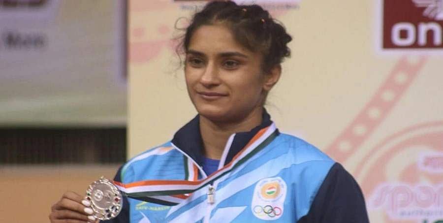 ವಿಶ್ವ ಕುಸ್ತಿ ಚಾಂಪಿಯನ್‌ಶಿಪ್‌: ಒಲಿಂಪಿಕ್ಸ್‌ ಚಿನ್ನದ ಪದಕ ವಿಜೇತೆಗೆ ಸೋಲುಣಿಸಿದ ವಿನೇಶ್‌ ಫೊಗಾಟ್‌