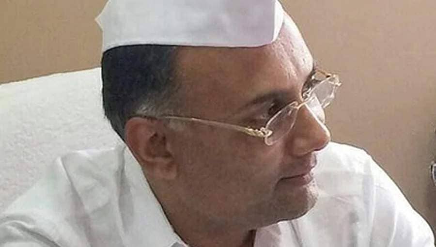 ಕಾಂಗ್ರೆಸ್ ನಲ್ಲಿ ರಾಜರಂತಿದ್ದ ಅನರ್ಹರು ಬಿಜೆಪಿ ಮುಂದೆ ಭಿಕ್ಷುಕರಾಗಿದ್ದಾರೆ: ದಿನೇಶ್ ಗುಂಡೂರಾವ್
