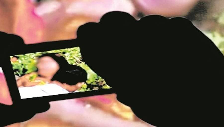 ಫೋಟೋ ಹಂಚಿಕೊಂಡ ಪ್ರಿಯತಮ, ಮನನೊಂದು ಪ್ರೇಯಸಿ ಆತ್ಮಹತ್ಯೆ