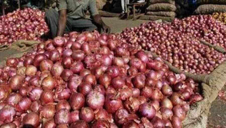 ಈರುಳ್ಳಿ ಬೆಲೆ ಗಗನಕ್ಕೆ: ಗ್ರಾಹಕರು, ಬೆಳಗಾರರ ಕಣ್ಣಲ್ಲಿ ನೀರು !
