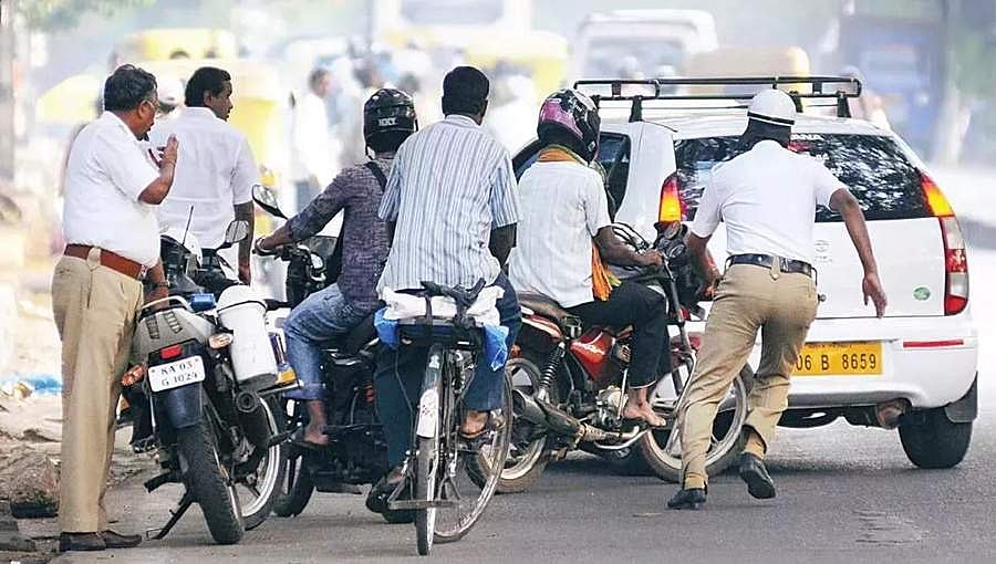 ಸಂಚಾರಿ ನಿಯಮ ಉಲ್ಲಂಘನೆ: ಬೆಂಗಳೂರಿನಲ್ಲಿ ಒಂದೇ ವಾರದಲ್ಲಿ 2.35 ಕೋಟಿ ರೂ. ದಂಡ ವಸೂಲಿ