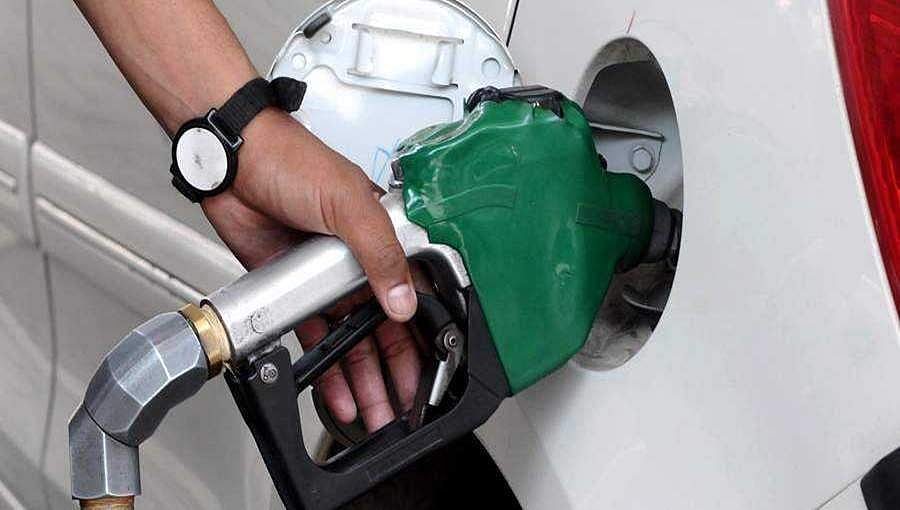 ಪೆಟ್ರೋಲ್, ಡೀಸೆಲ್ ಮತ್ತಷ್ಟು ತುಟ್ಟಿ: ಬೆಂಗಳೂರಿನಲ್ಲಿ ಪೆಟ್ರೋಲ್ ಲೀ.ಗೆ 76 ರೂ.88 ಪೈಸೆ 