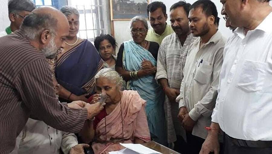 ನೆರೆಪೀಡಿತರಿಗೆ ಪುನರ್ವಸತಿ ಆಗ್ರಹಿಸಿ ಸತ್ಯಾಗ್ರಹ: 9 ದಿನಗಳ ಬಳಿಕ ಉಪವಾಸ ಕೈ ಬಿಟ್ಟ ಮೇಧಾ ಪಾಟ್ಕರ್