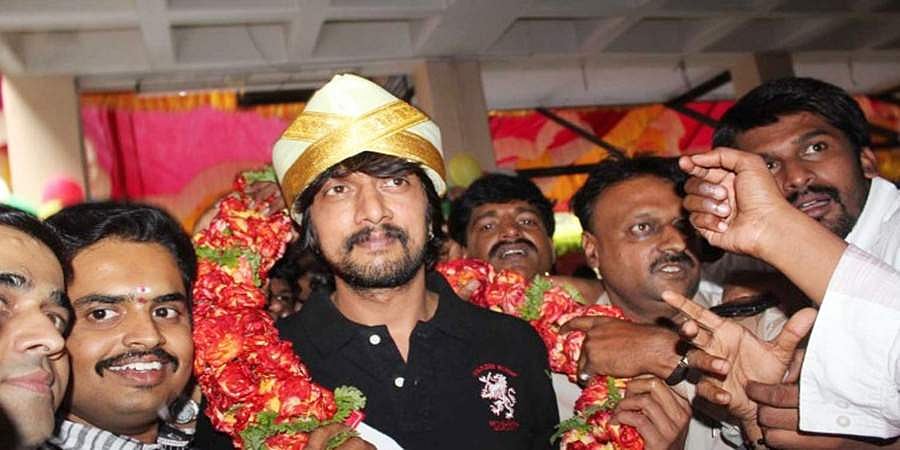 ಹುಟ್ಟು ಹಬ್ಬದಂದು ಮೂರು ಕೋತಿಗಳ ಕಥೆ ಹೇಳಿದ ಕಿಚ್ಚ ಸುದೀಪ್