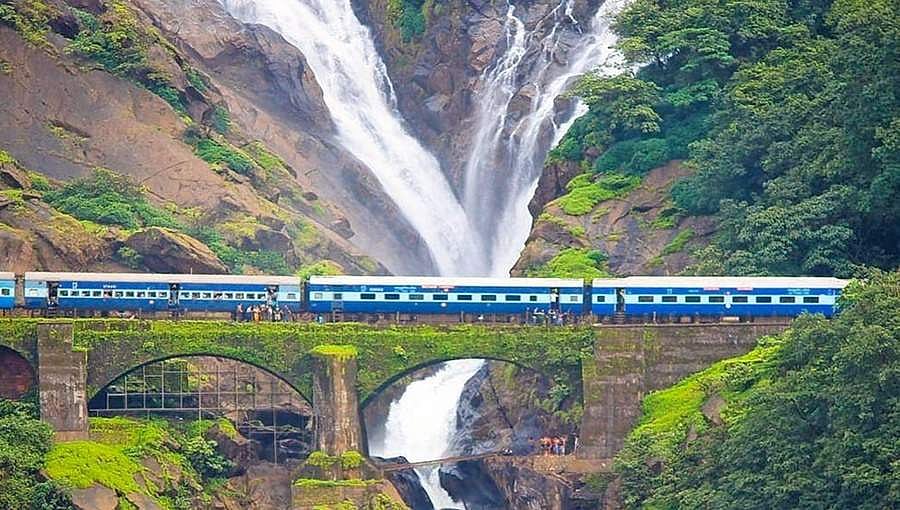 ದೂದ್ ಸಾಗರ ಜಲಪಾತ ಬಳಿ ರೈಲು ನಿಲುಗಡೆಗೆ ಅವಕಾಶ; ಪ್ರವಾಸಿಗರಿಗೆ ಅನುಕೂಲ