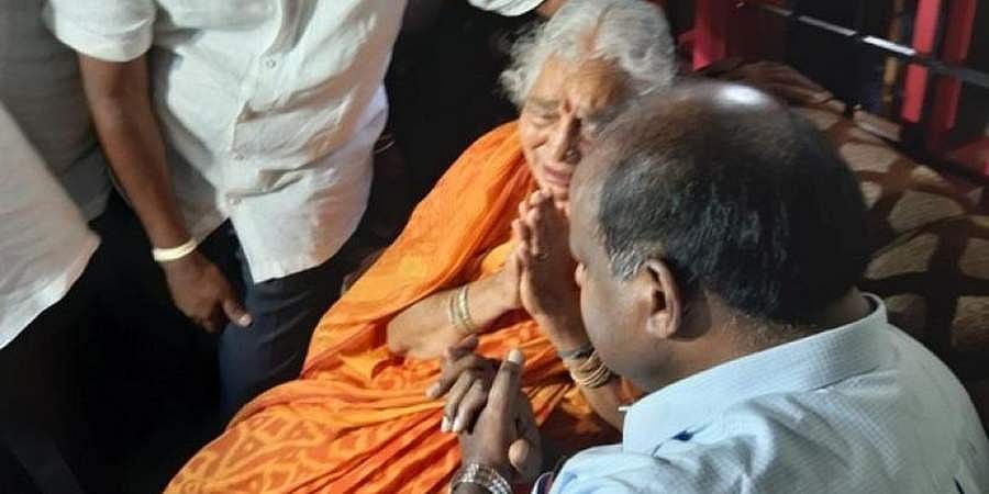 ಡಿಕೆಶಿ ತಾಯಿ ಕಣ್ಣೀರಿನ ಶಾಪ ಬಿಜೆಪಿಗೆ ತಟ್ಟಲಿದೆ: ಎಚ್ ಡಿ ಕುಮಾರಸ್ವಾಮಿ