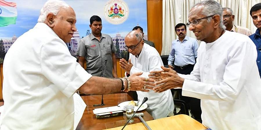 ಆಂಗ್ಲ ಮಾಧ್ಯಮ ಶಾಲೆ ಆದೇಶ ಹಿಂಪಡೆಯುವಂತೆ ಸಿಎಂ ಯಡಿಯೂರಪ್ಪಗೆ ಸಾಹಿತಿಗಳ ಮನವಿ