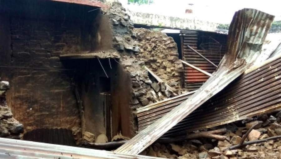 ಧಾರಾಕಾರ ಮಳೆಗೆ ಶಿವಮೊಗ್ಗದಲ್ಲಿ ಮನೆ ಗೋಡೆ ಕುಸಿದು ಮಹಿಳೆ ಸಾವು