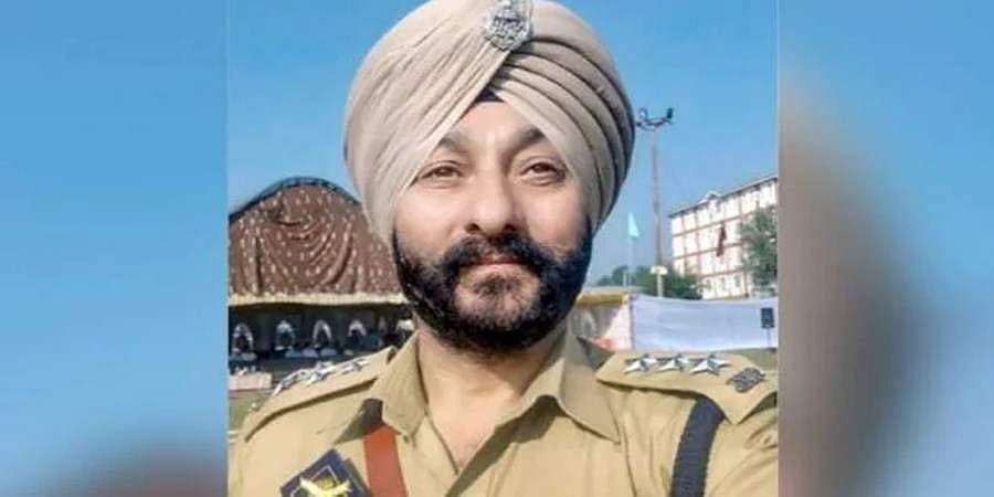 ಪೊಲೀಸ್ ಅಧಿಕಾರಿಗೆ ಉಗ್ರರ ನಂಟು: ಕಾಶ್ಮೀರ ಡಿಎಸ್ ರಾಷ್ಟ್ರಪತಿಗಳ ಪದಕ ಹಿಂಪಡೆಯುವ ಸಾಧ್ಯತೆ! 