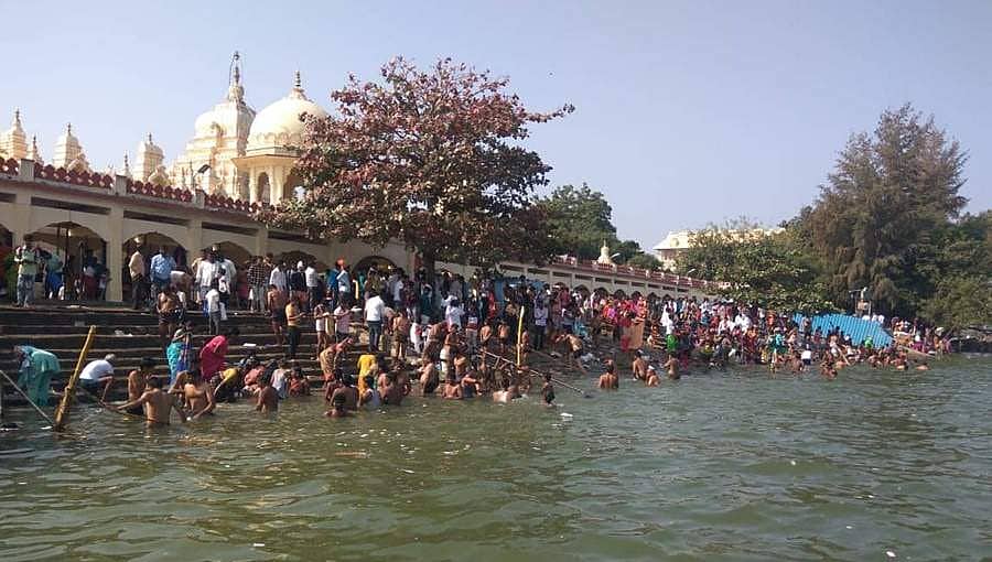 ಮಕರ ಸಂಕ್ರಮಣ ವಿಶೇಷ: ಕೂಡಲಸಂಗಮದಲ್ಲಿ ಸಹಸ್ರಾರು ಭಕ್ತರಿಂದ ಪುಣ್ಯಸ್ನಾನ