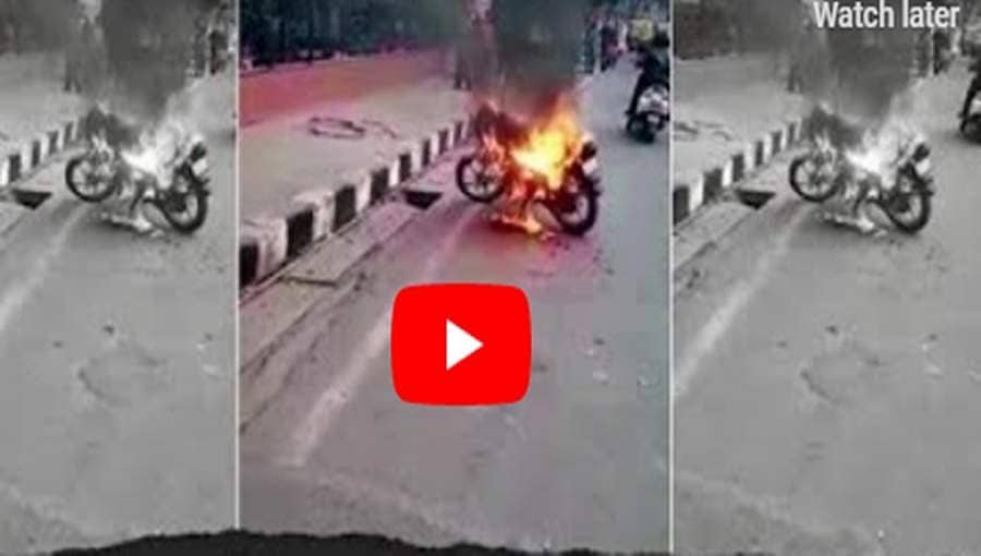 ಕುಡಿದು ಚಾಲನೆಗೆ ದಂಡ ವಿಧಿಸಿದ್ದಕ್ಕೆ ಆಕ್ರೋಶ: ಬೈಕ್‍ಗೆ ಬೆಂಕಿಯಿಟ್ಟ ಯುವಕ, ವಿಡಿಯೋ ವೈರಲ್!