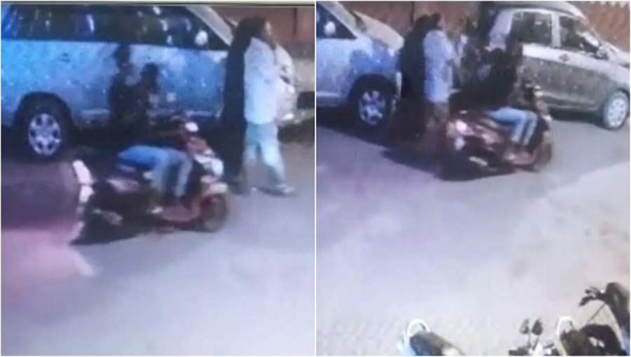 ಸಿಲಿಕಾನ್ ಸಿಟಿಯಲ್ಲಿ ಕಳ್ಳರ ಕೈಚಳಕ! ಮಾತಾಡುತ್ತಿದ್ದ ವ್ಯಕ್ತಿಯ ಮೊಬೈಲ್ ಕಸಿದು ಖದೀಮರು ಪರಾರಿ
