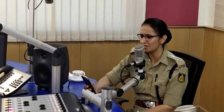 ಕನ್ನಡ ಹಾಡು ಹಾಡಿದ ಡಿಸಿಪಿ ಇಶಾ ಪಂತ್, ವಿಡಿಯೋ ವೈರಲ್