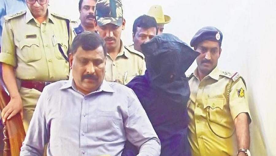 ಮಂಗಳೂರು ವಿಮಾನ ನಿಲ್ದಾಣದಲ್ಲಿ ಬಾಂಬ್: ಆದಿತ್ಯ ರಾವ್ ಏಕಾಂಗಿಯಾಗಿ ಕೃತ್ಯವೆಸಗಿಲ್ಲ, ಪಿತೂರಿ ಇದೆ- ಖಾದರ್