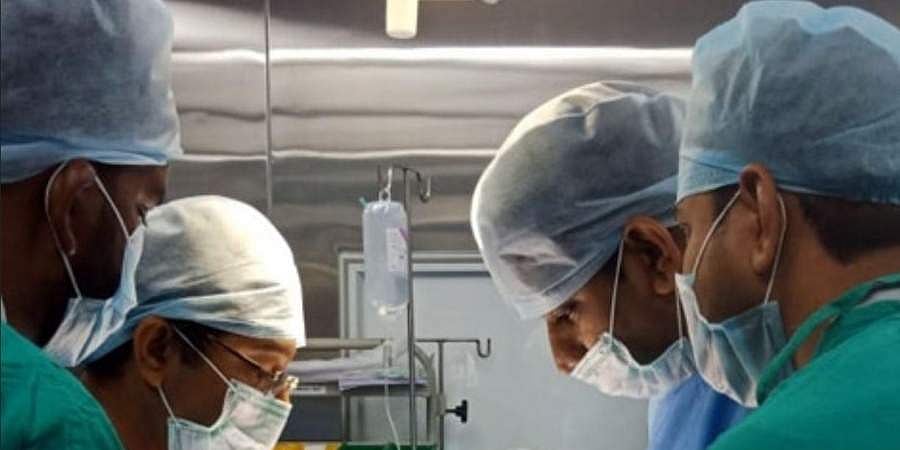ರಾಜ್ಯದಲ್ಲೇ ಮೊದಲು: ಗಂಗಾವತಿ ಸರ್ಕಾರಿ ಆಸ್ಪತ್ರೆಯಲ್ಲಿ ಬೆನ್ನುಹುರಿ ಶಸ್ತ್ರಚಿಕಿತ್ಸೆ