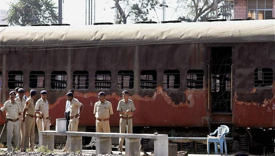 2002 ಗುಜರಾತ್ ಗಲಭೆ ಪ್ರಕರಣ: 17 ಅಪರಾಧಿಗಳಿಗೆ 'ಸುಪ್ರೀಂ' ಜಾಮೀನು, ಮಧ್ಯಪ್ರದೇಶಕ್ಕೆ ಸ್ಥಳಾಂತರಗೊಳ್ಳಲು ಆದೇಶ