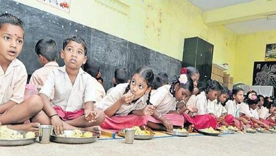 ಬಿಸಿಯೂಟ ತಯಾರಕರ ಸಂಬಳ ವಿಳಂಬವಾದ್ದಲ್ಲಿ ಅಧಿಕಾರಿಗಳ ಸಂಬಳವೂ ವಿಳಂಬ- ಶಿಕ್ಷಣ ಇಲಾಖೆ