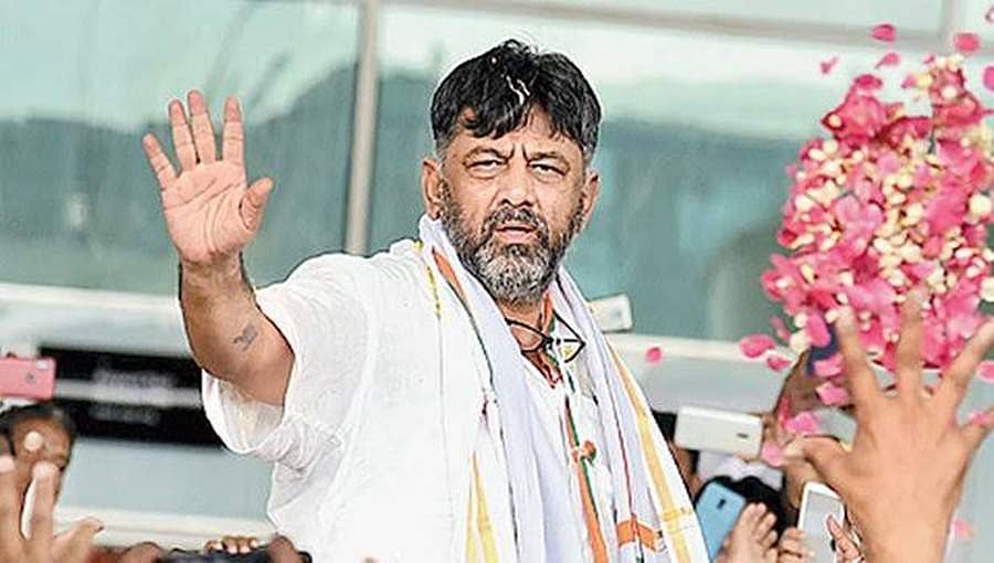 ರಾಮನಗರಕ್ಕೆ ನವ ಬೆಂಗಳೂರು ನಾಮಕರಣ ವಿಚಾರ: ಪೆನ್ನು ಪೇಪರು ಇದ್ದವರು ಬರೆದುಕೊಳ್ಳಲಿ ಎಂದು ಡಿಕೆಶಿ ಆಕ್ರೋಶ