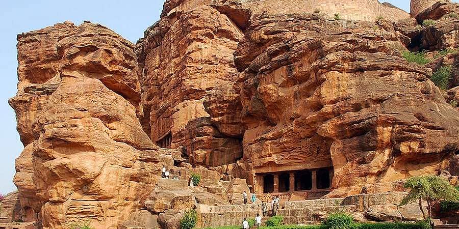 ಬಾದಾಮಿಯ ಮೇಣಬಸದಿ, ಆನೆಗೊಂದಿ, ಕರಾವಳಿ ಉತ್ಸವಕ್ಕೆ ಚಾಲನೆ: ಚಾಲುಕ್ಯ ಉತ್ಸವ ಕೇಳುವವರೆ ಇಲ್ಲ!