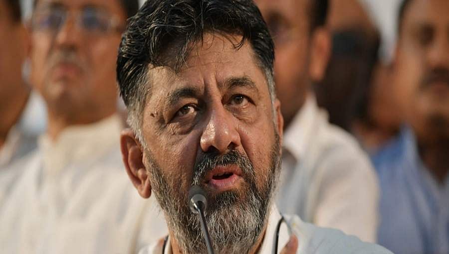 ಕೆಪಿಸಿಸಿ ಅಧ್ಯಕ್ಷ ಸ್ಥಾನದ ಮೇಲೆ ಕಣ್ಣು: ದೆಹಲಿಗೆ ತೆರಳಿದ ಡಿಕೆಶಿ