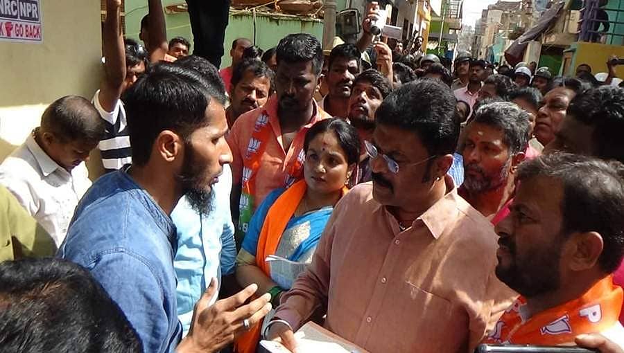 ಹೊಸಪೇಟೆ: ಸಿಎಎ ಜಾಗೃತಿ ಅಭಿಯಾನದಲ್ಲಿ ಆನಂದ್ ಸಿಂಗ್ ಗೆ ಮುಖಭಂಗ