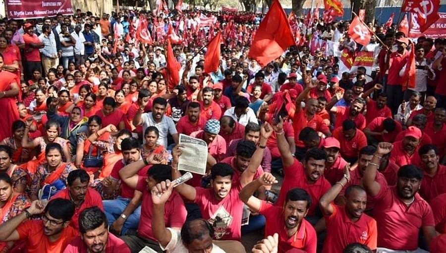 ಭಾರತ್ ಬಂದ್ ಗೆ ರಾಜ್ಯದಲ್ಲಿ ನೀರಸ ಪ್ರತಿಕ್ರಿಯೆ; ರಸ್ತೆಗಿಳಿದ ಕಾರ್ಮಿಕರಿಂದ ಪ್ರತಿಭಟನೆ