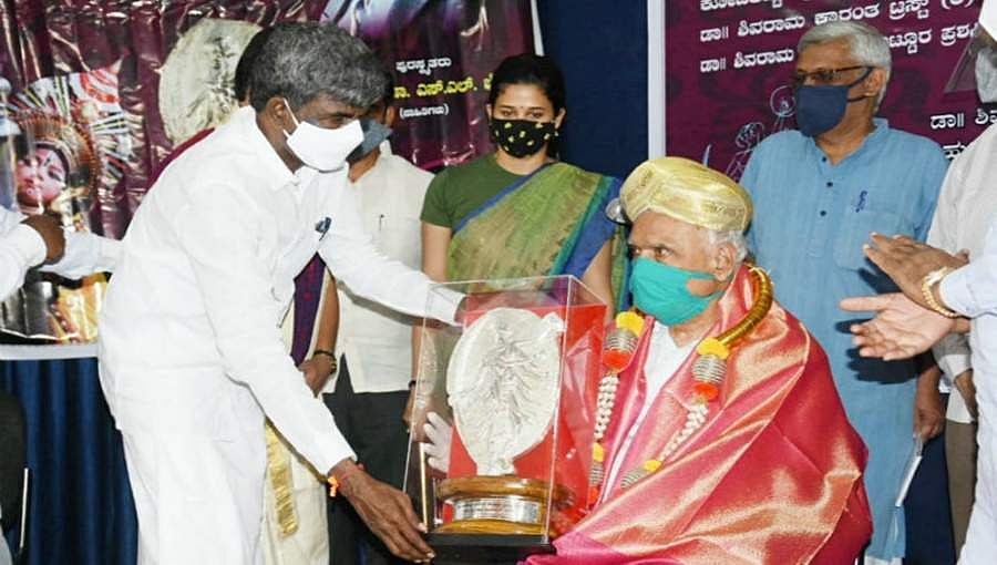 ಜಂಬೂ ಸವಾರಿಯನ್ನ ಮಾವುತರೇ ಮಾಡುತ್ತಾರೆ, ದಸರಾ ಉದ್ಘಾಟನೆಗೆ 200 ಜನರೇಕೆ: ಸಾಹಿತಿ ಎಸ್.ಎಲ್. ಭೈರಪ್ಪ ಪ್ರಶ್ನೆ