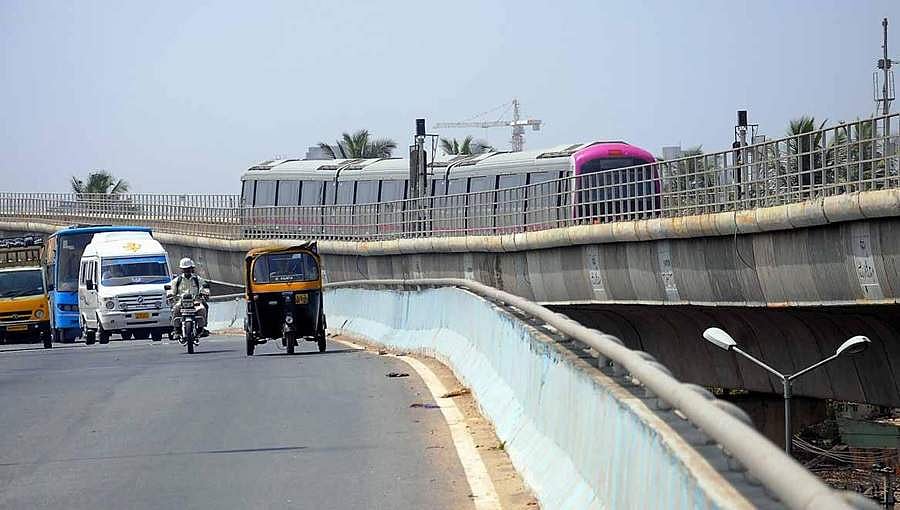 ಬೆಂಗಳೂರು: ನಕಲಿ ಮಿಲಿಟರಿ ವಾರಂಟ್ ನಲ್ಲಿ ಪ್ರಯಾಣಿಸುತ್ತಿದ್ದ 10 ವಲಸೆ ಕಾರ್ಮಿಕರ ಬಂಧನ