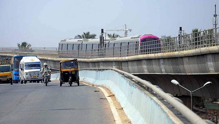 ಬೆಂಗಳೂರು: ನಕಲಿ ಮಿಲಿಟರಿ ವಾರಂಟ್ ನಲ್ಲಿ ಪ್ರಯಾಣಿಸುತ್ತಿದ್ದ 10 ವಲಸೆ ಕಾರ್ಮಿಕರ ಬಂಧನ