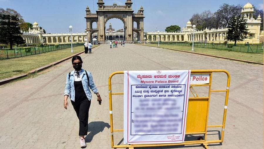 ಕೋವಿಡ್-19: ಹೊಸ ಪ್ರಕರಣಗಳ ಸಂಖ್ಯೆಯಲ್ಲಿ ನಿಯಂತ್ರಣ ಸಾಧಿಸಿದ್ದ ಮೈಸೂರಿಗೆ ದಸರಾ ಹೊಸ ಸವಾಲು!