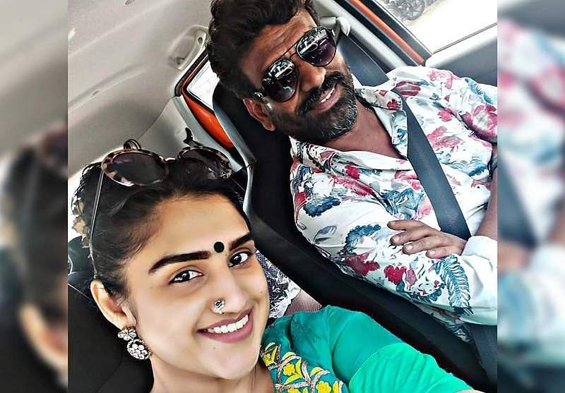 ಇನ್ನು ಕೆಲ ದಿನಗಳ ಹಿಂದೆ ಗೋವಾಕ್ಕೆ ತರಳುತ್ತಿರುವುದಾಗಿ ಫೋಟೋವನ್ನು ಅಪ್ಲೋಡ್ ಮಾಡಿದ್ದ ವನಿತಾ ಅವರು ನಂತರ ಯಾವುದೇ ಫೋಟೋಗಳನ್ನು ಅಪ್ಲೋಡ್ ಮಾಡಿಲ್ಲ. ಇದರ ನಡುವೆ ಪೀಟರ್ ಪೌಲ್ ರನ್ನು ಮನೆಯಿಂದ ಹೊರಹಾಕಿದ್ದಾರೆ ಎಂಬ ಸುದ್ದಿ ಹರಿದಾಡುತ್ತಿದೆ.