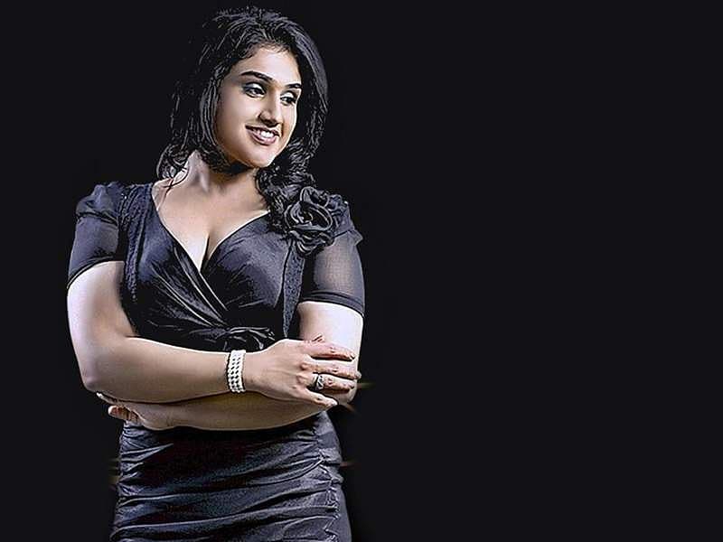 ವಿವಾದಗಳಿಂದಲೇ ಹೆಚ್ಚು ಫೇಮಸ್ ಆಗಿದ್ದಾ ವನಿತಾ ಅವರು ಪೀಟರ್ ಪೌಲ್ ಎಂಬುವರನ್ನು ಮೂರನೇ ಮದುವೆಯಾಗಿದ್ದರು.