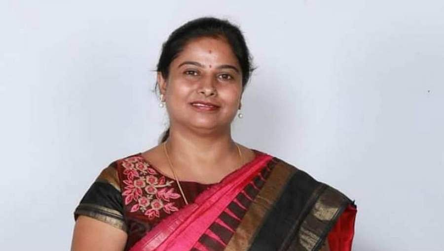 ಪರಿಷತ್ ಚುನಾವಣೆಗೆ ಪತಿ 'ರೆಬೆಲ್' ಸ್ಪರ್ಧೆ: ಶಿರಾ ಬಿಜೆಪಿ ಅಭ್ಯರ್ಥಿ ಪರ ಶಾಸಕಿ ಪೂರ್ಣಿಮಾ ಶ್ರೀನಿವಾಸ್ ಪ್ರಚಾರ