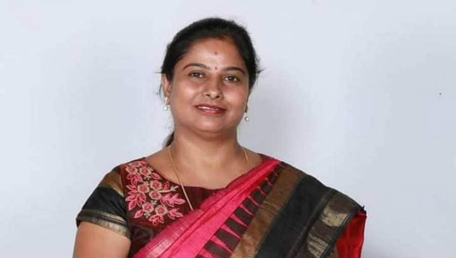 ಪರಿಷತ್ ಚುನಾವಣೆಗೆ ಪತಿ 'ರೆಬೆಲ್' ಸ್ಪರ್ಧೆ: ಶಿರಾ ಬಿಜೆಪಿ ಅಭ್ಯರ್ಥಿ ಪರ ಶಾಸಕಿ ಪೂರ್ಣಿಮಾ ಶ್ರೀನಿವಾಸ್ ಪ್ರಚಾರ