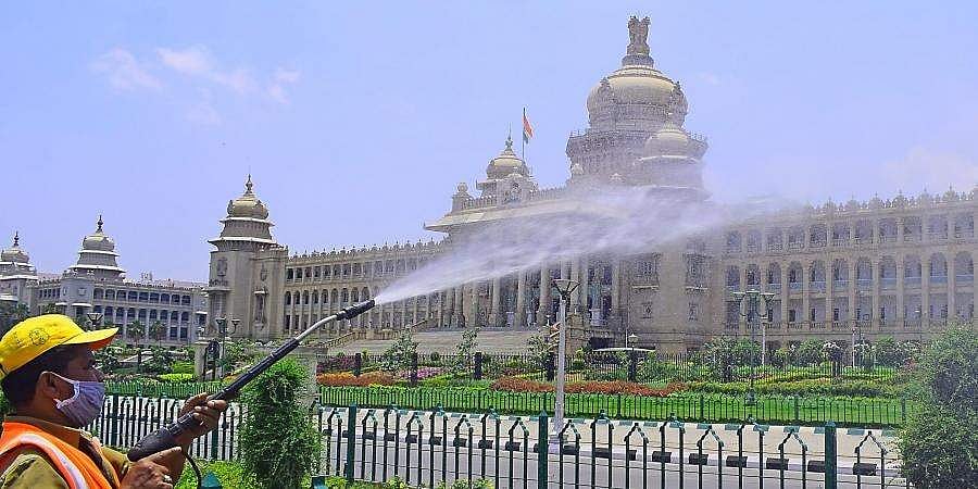 ವಿಧಾನಸೌಧದಲ್ಲಿ ಸ್ವಚ್ಛತೆ ಕಾಪಾಡುವಂತೆ ಸಿಬ್ಬಂದಿಗಳಿಗೆ ಸರ್ಕಾರ ಸುತ್ತೋಲೆ