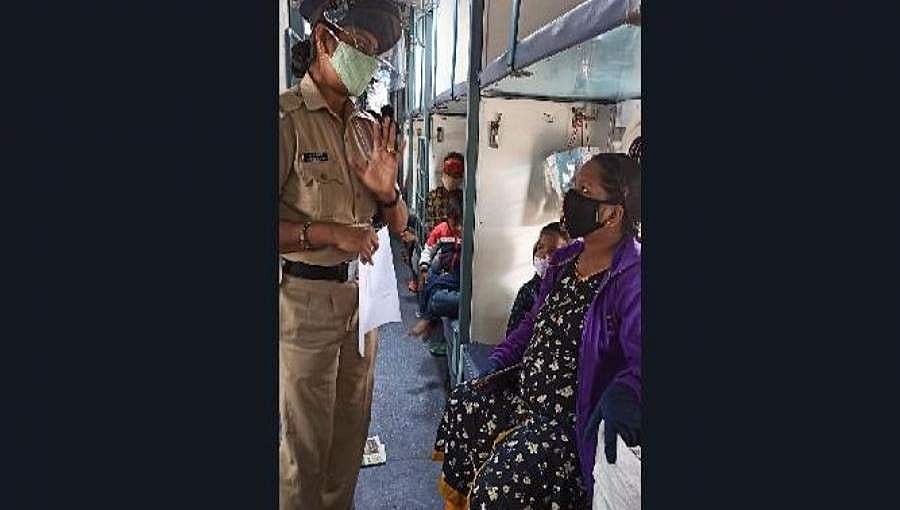ಬೆಂಗಳೂರು ವಿಭಾಗದ ರೈಲುಗಳಲ್ಲಿ ಮಹಿಳೆಯರ ಸುರಕ್ಷತೆಗೆ 'ಮೇರಿ ಸಹೇಲಿ' ಅಭಿಯಾನ