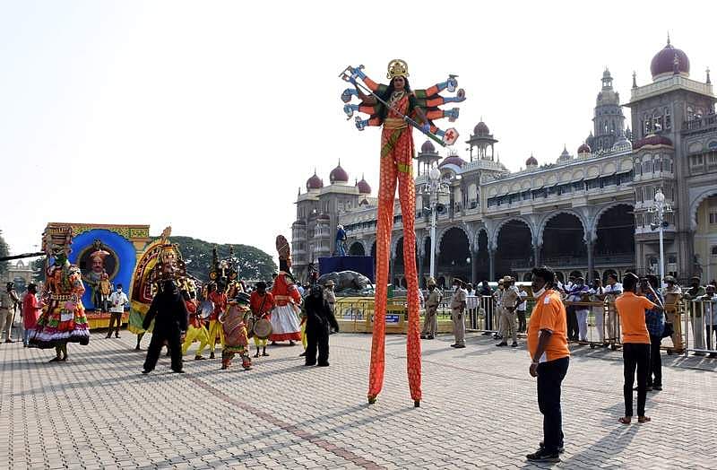 ಜಂಬೂ ಸವಾರಿ ಚಿತ್ರಗಳು