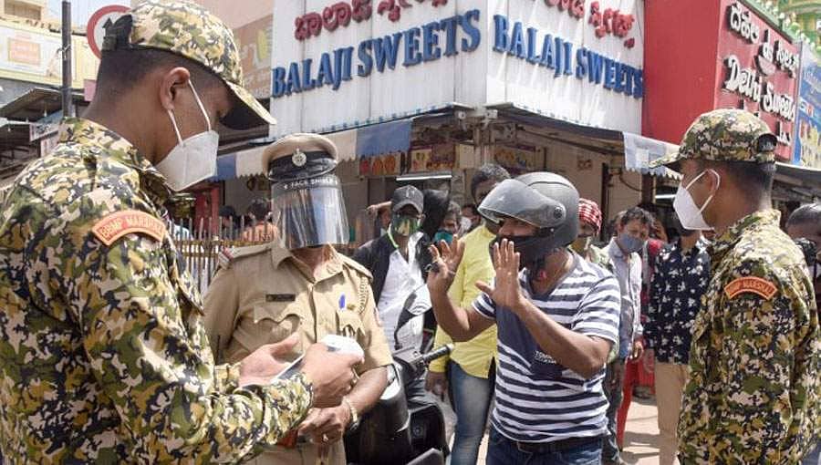 ಬೆಂಗಳೂರಿನಲ್ಲಿ ಪರಿಸ್ಥಿತಿ ಕೈ ಮೀರುತ್ತಿದೆ; ಕೋವಿಡ್-19 ವಿಪತ್ತು ವಲಯವಾಗುತ್ತಿದೆ ಉದ್ಯಾನನಗರಿ: ವೈದ್ಯರ ಆತಂಕ