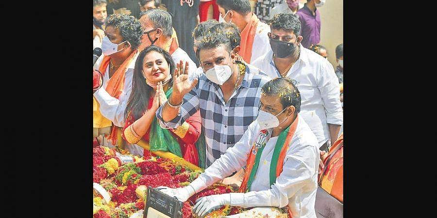 ರಾಜರಾಜೇಶ್ವರಿ ನಗರ ಉಪಚುನಾವಣೆ: ಮುನಿರತ್ನ ಪರ ಸ್ಟಾರ್ ನಟರ ಭರ್ಜರಿ ಪ್ರಚಾರ