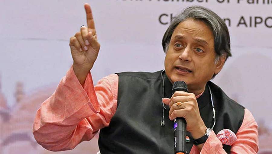 'ನಾವೇಕೆ ಕ್ಷಮೆ ಕೇಳಬೇಕು, ಬಿಜೆಪಿ ನಾಯಕರ ಆರೋಪ ನನಗೆ ಅರ್ಥವೇ ಆಗುತ್ತಿಲ್ಲ: ಪುಲ್ವಾಮಾ ದಾಳಿ ಬಗ್ಗೆ ಶಶಿ ತರೂರ್