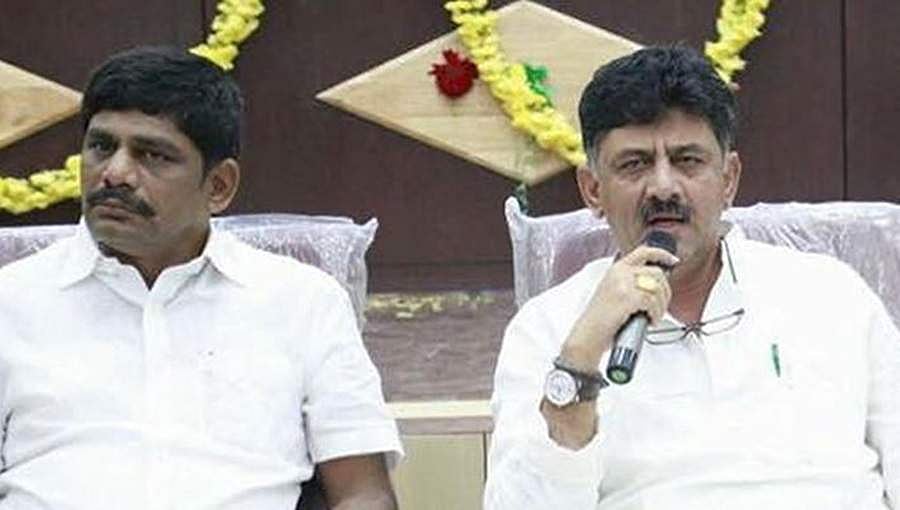 ಡಿಕೆ ಬ್ರದರ್ಸ್ ಗೆ ಬೆಳ್ಳಂಬೆಳಗ್ಗೆ ಸಿಬಿಐ ಶಾಕ್: 14 ಕಡೆಗಳಲ್ಲಿ 60ಕ್ಕೂ ಹೆಚ್ಚು ಅಧಿಕಾರಿಗಳಿಂದ ದಾಳಿ, ದಾಖಲೆಗಳ ಪರಿಶೀಲನೆ